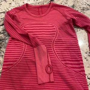 Lulu swiftly tech long sleeve